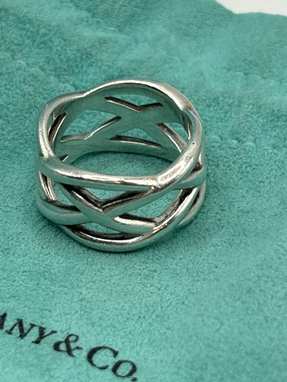 Tiffany and Co Sterling Silver Braided Criss Cross Band Ring Size 7 Celtic Knot - Picture 11 of 16